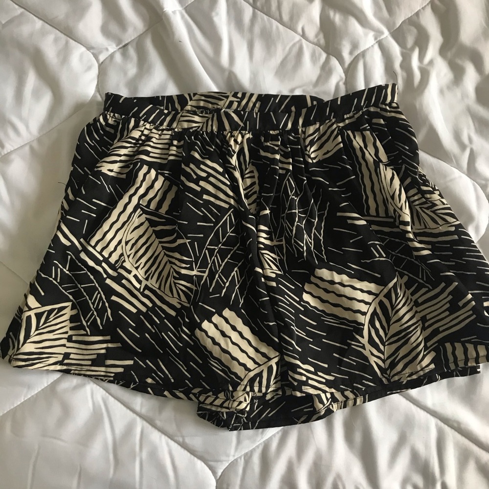 Silky floral skort